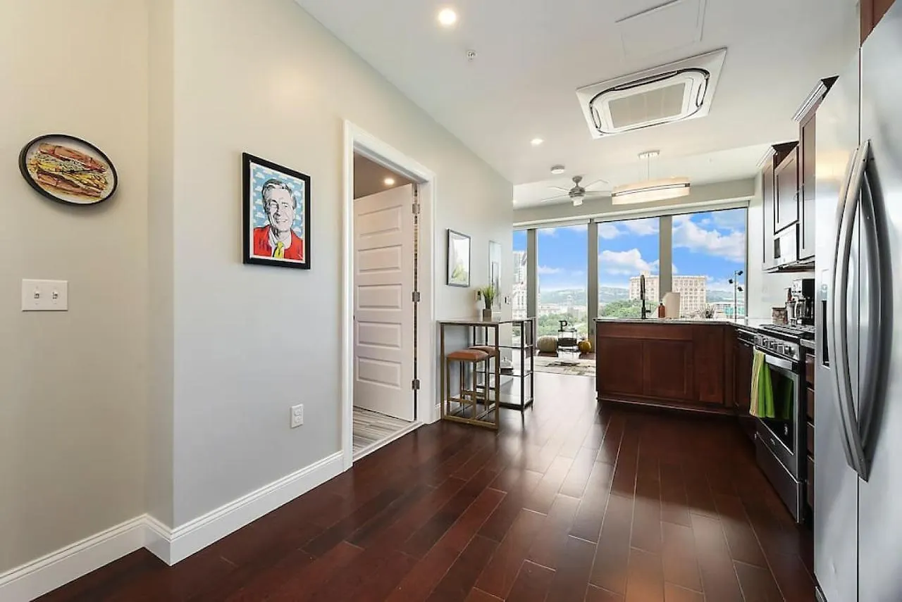 Appartamento Hostwise Stays - Free Parking Downtown - Skyline Views Pittsburgh
